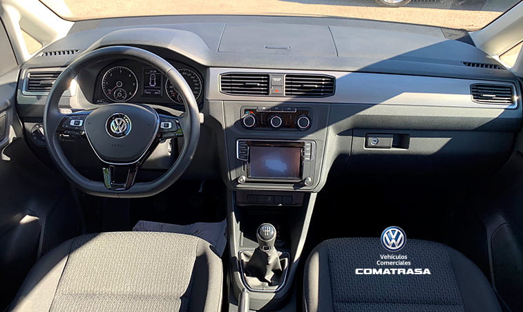 interior VW Caddy Trendline 2.0 TDI 102 CV (7 plazas)