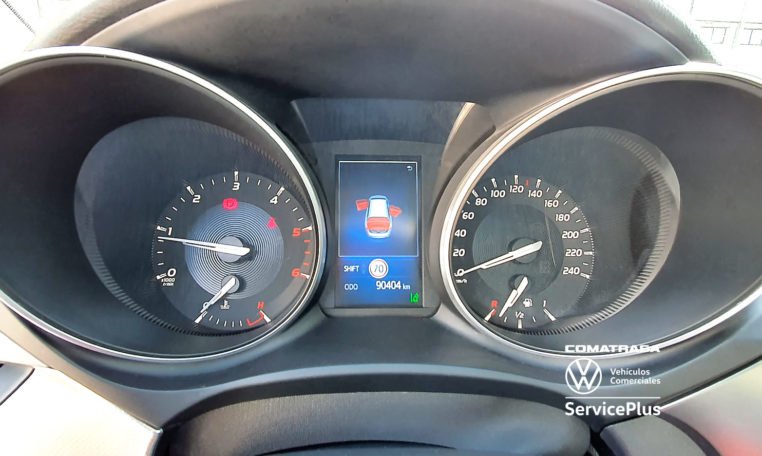 kilómetros Toyota Avensis 150D Advance