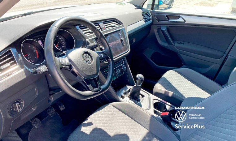 interior Volkswagen Tiguan Advance