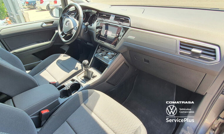 plazas delanteras Volkswagen Touran Advance 150 CV