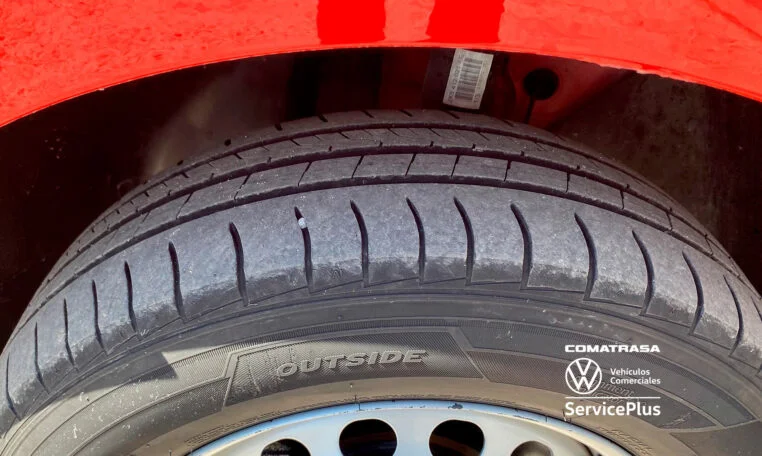neumático delantero Volkswagen Caddy Pro Business
