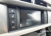 pantalla central Jaguar XF Prestige