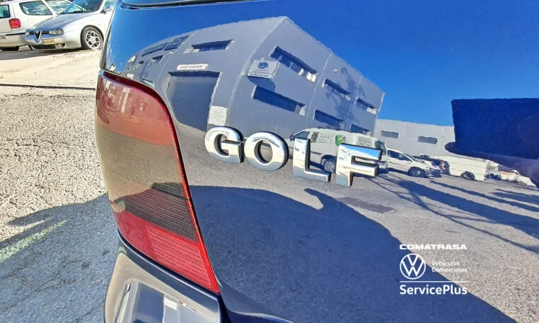 logo maletero Volkswagen Golf