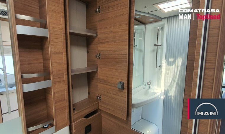 armarios baño MAN TGE 3180 Knaus Van TI 640 MEG Vansation