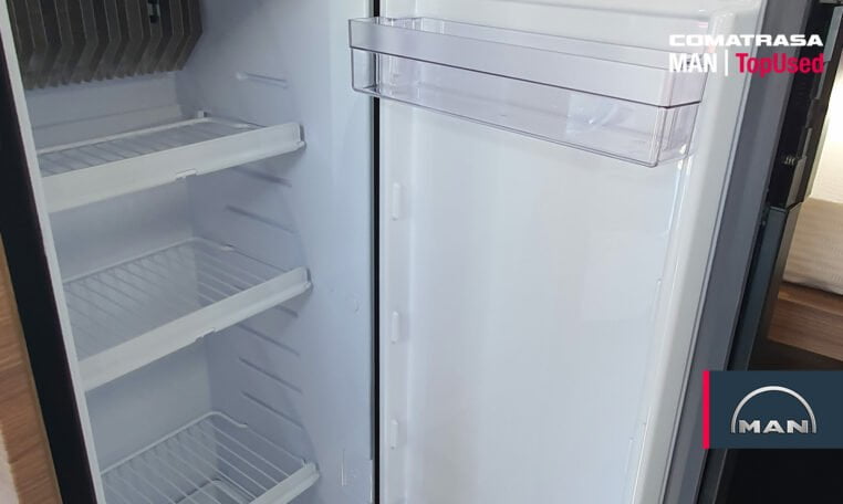 gran frigorífico MAN TGE 3180 Knaus Van TI 640 MEG Vansation