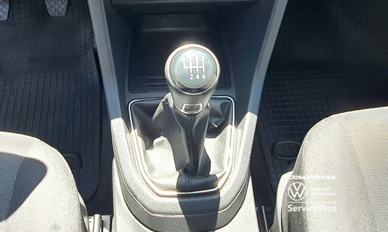 furgón Volkswagen Caddy cambio manual