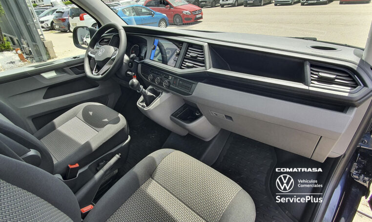 interior Volkswagen Caravelle Batalla Larga