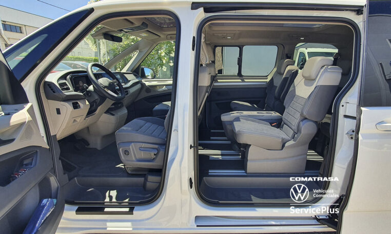 acceso lateral izquierdo Volkswagen Multivan Life