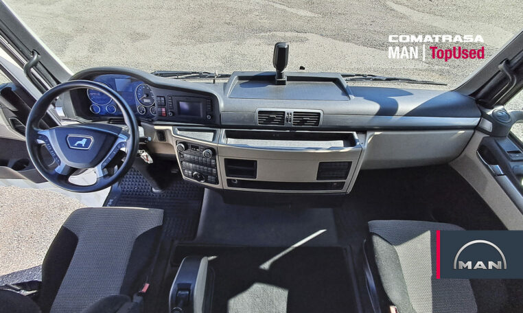 salpicadero MAN TGX 18.580