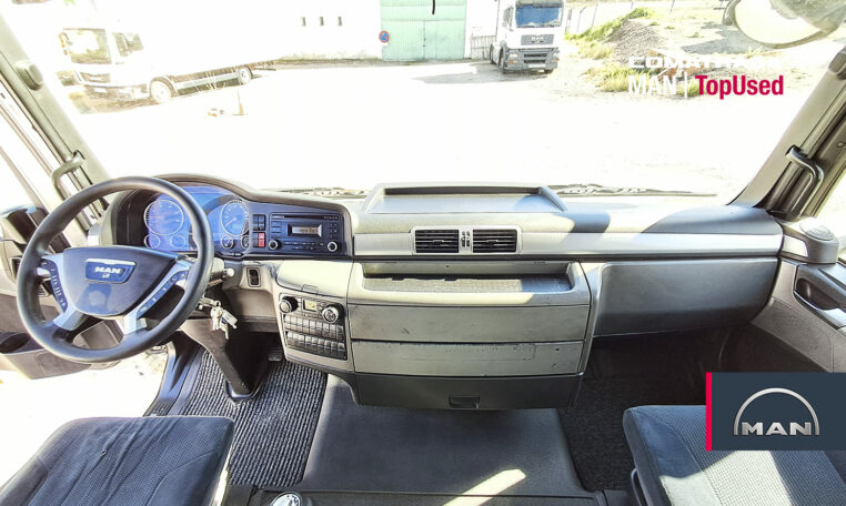 salpicadero MAN TGX 18440