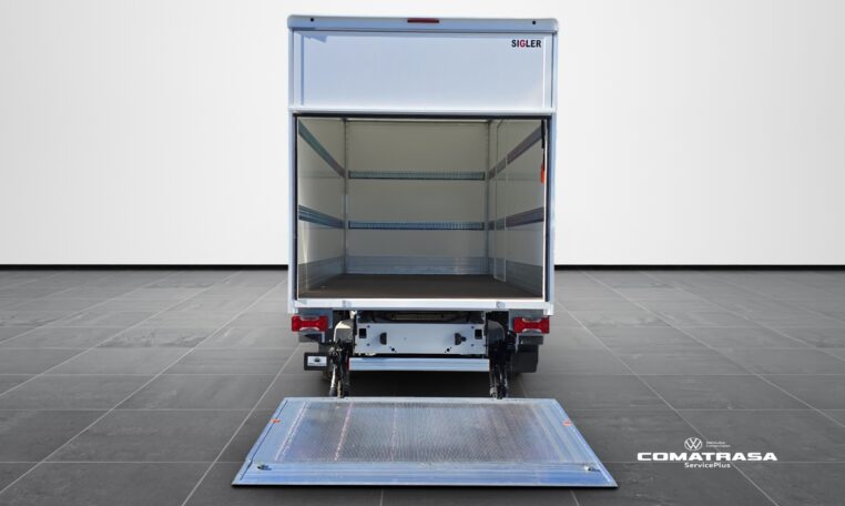 Volkswagen Crafter con plataforma elevadora