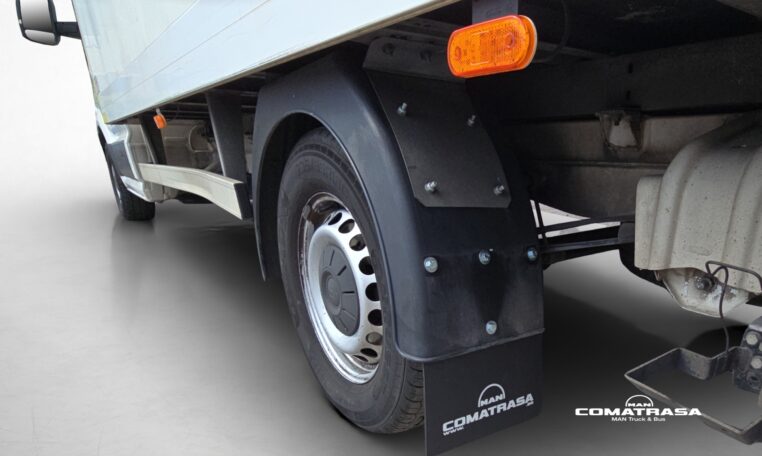 rueda sencilla MAN TGE 3.140 Carrozado con Trampilla Dhollandia