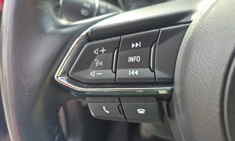 botonera volante Mazda CX-5 Zenith