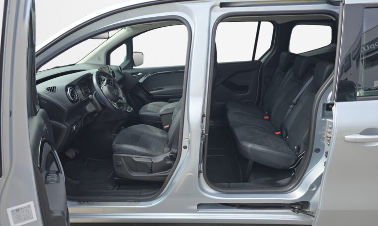 lateral izquierdo Mercedes-Benz Clase T 180