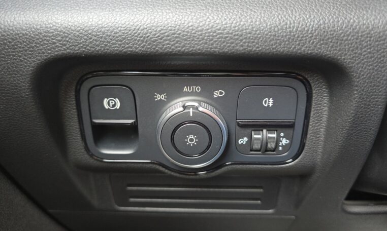 luces automáticas Mercedes-Benz Clase T 180